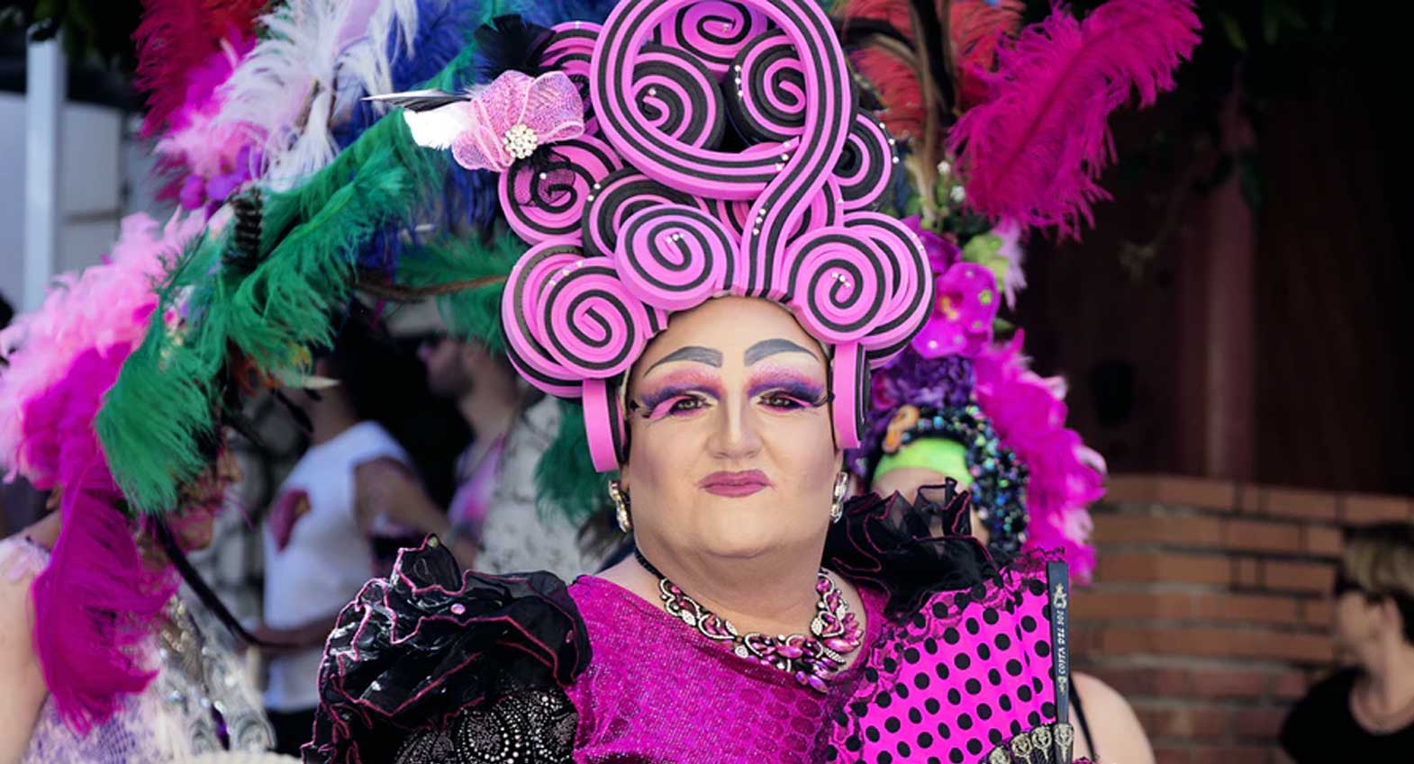 Drag Host