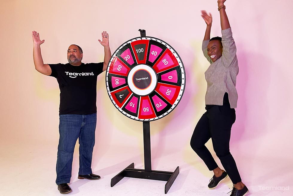 Group of people playing in Teamland food bank is right gameshow
